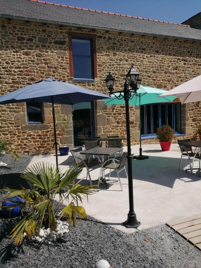 Le Douetaux Chambres D'Hotes La Baussaine 外观 照片