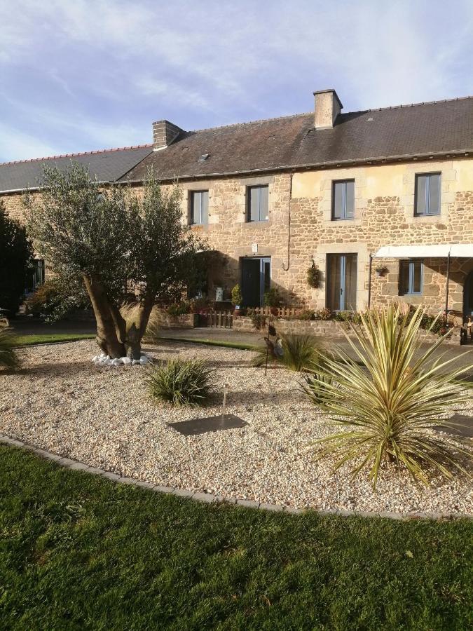Le Douetaux Chambres D'Hotes La Baussaine 外观 照片