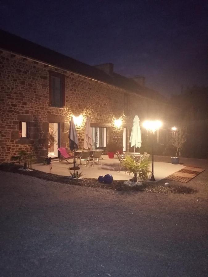 Le Douetaux Chambres D'Hotes La Baussaine 外观 照片